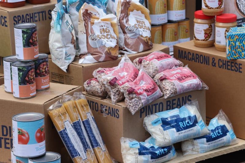 Un camión semirremolque que transporta más de 37,000 libras de alimentos de La Iglesia de Jesucristo de los Santos de los Últimos Días, el cual fue entregado a Catholic Charities Boston en Boston, Massachusetts, el miércoles 17 de junio de 2026, como parte de la celebración del 250.º aniversario de los Estados Unidos.