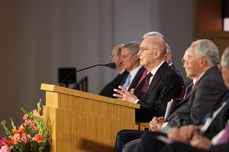 El presidente Henry B. Eyring habla en el Seminario para Nuevos Líderes de Misión 2026.