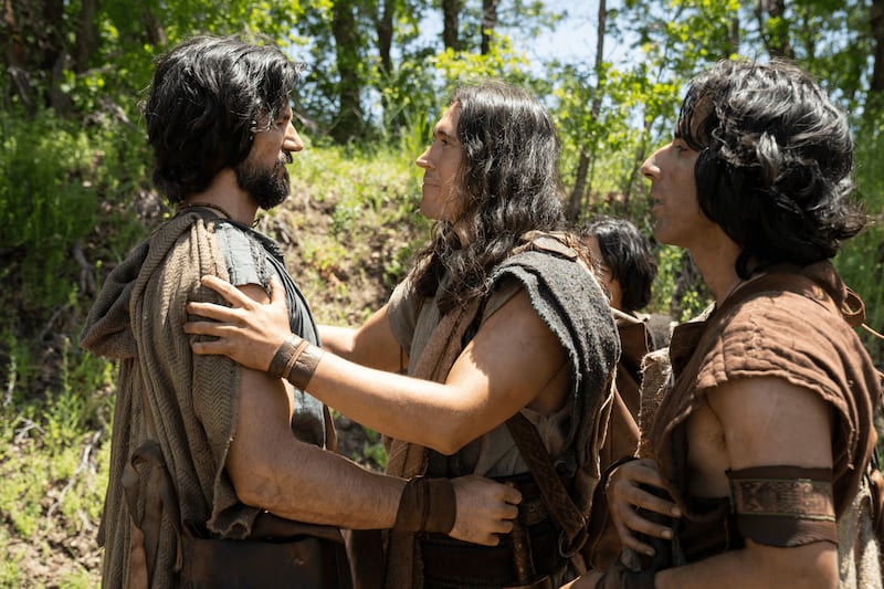 Los hijos de Mosíah se reencuentran con Alma en esta escena de los Vídeos del Libro de Mormón.