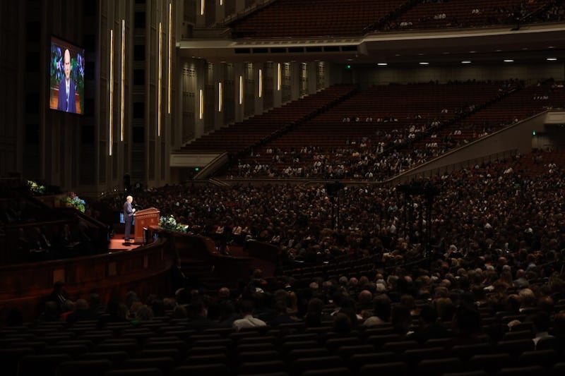 El presidente Russell M. Nelson habla en la sesión del domingo, 3 de abril de 2022, por la mañana, de la 192º Conferencia General Anual de La Iglesia de Jesucristo de los Santos de los Últimos Días.