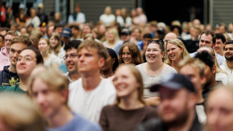 Jóvenes adultos solteros asisten a Festinord 2026, celebrado del 28 de julio al 1 de agosto en el Ikaalinen Spa en Finlandia.