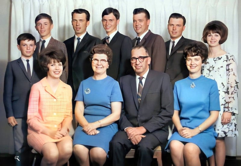 La familia Beus de nueve hijos fue fotografiada en 1968.