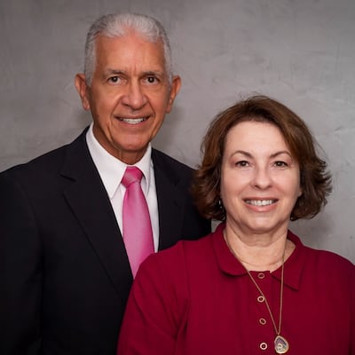 Cleto P. Oliveira y Márcia Agra de Oliveira.