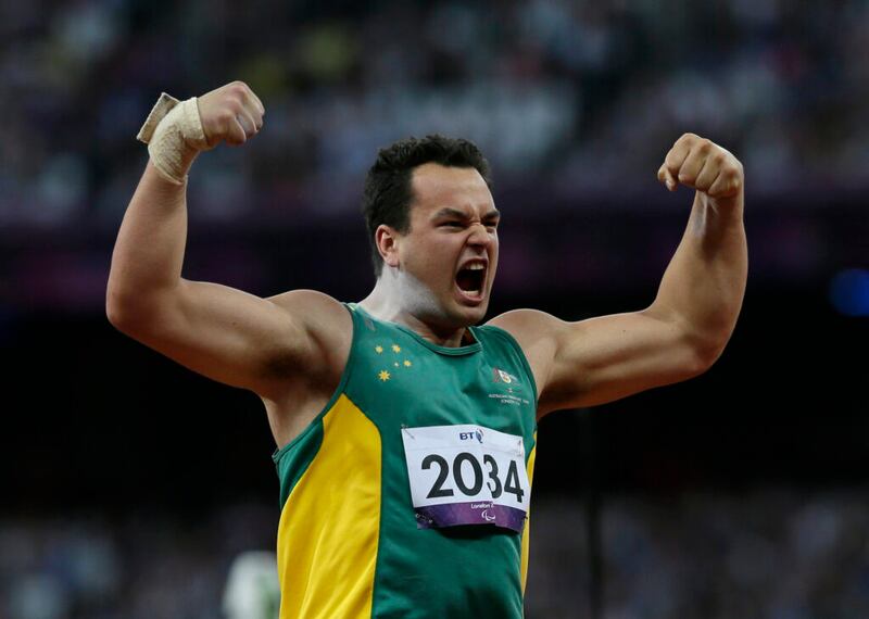 El australiano Todd Hodgetts celebra después de un lanzamiento de récord mundial en la final masculina de lanzamiento de bala F20 en los Juegos Paralímpicos de 2012, el viernes, 7 de septiembre de 2012, en Londres. Hodgetts ganó el oro en el evento.