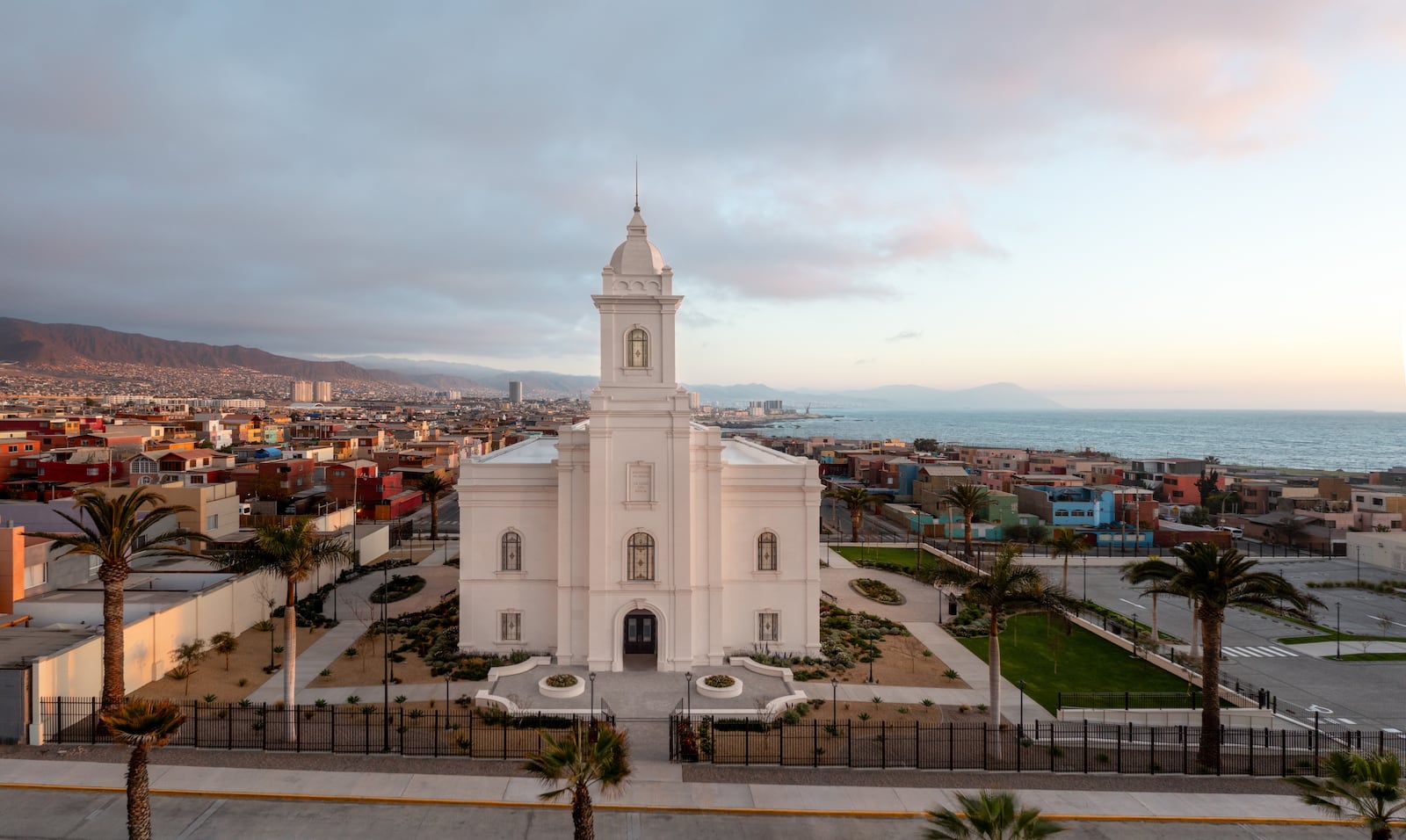El Templo De Antofagasta Chile Abre Sus Puertas A Los Medios De el-templo-de-antofagasta-chile-abre-sus-puertas-a-los-medios-de