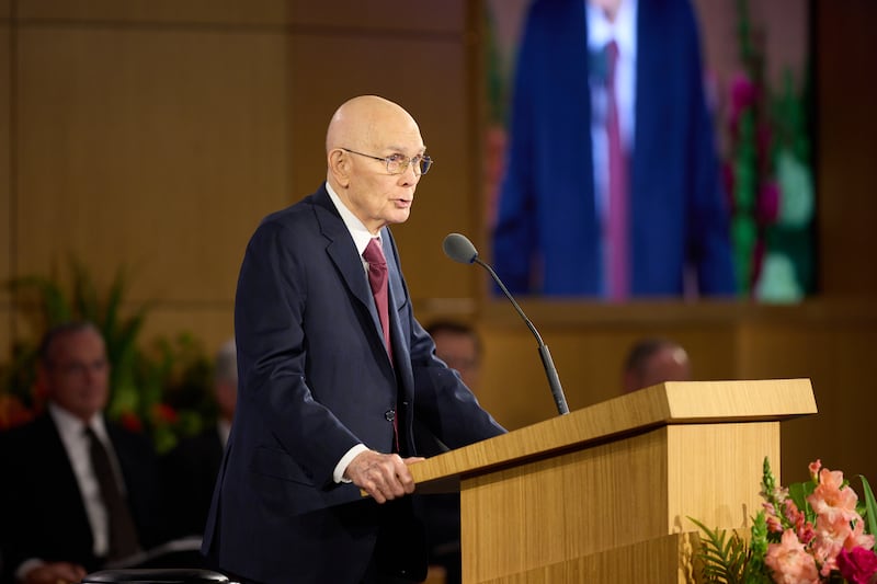 El presidente Dallin H. Oaks habla en la sesión del sábado 20 de junio de 2026 del Seminario para Nuevos Líderes de Misión en el Centro de Capacitación Misional de Provo en Provo, Utah.