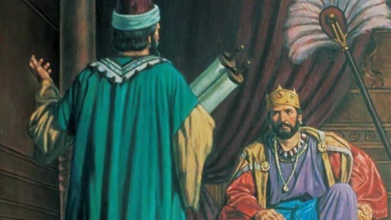 Esta ilustración de un escriba trayendo un rollo de escrituras al Rey Josías es de Robert T. Barrett.
