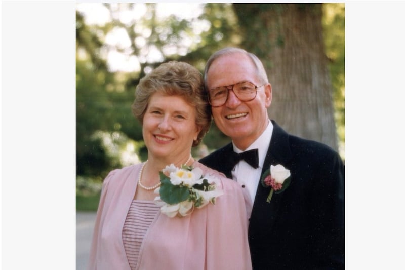 La hermana Shirley Allen Carmack y su esposo, el élder John K. Carmack, quien sirvió como Setenta Autoridad General de 1984 a 2001.