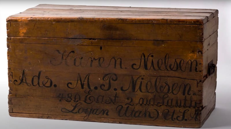 Este baúl, que alguna vez fue propiedad de Margarethe Nielsen, quien emigró de Dinamarca, es parte de la exhibición Mormon Trails: Pioneer Pathways to Zion en el Museo de Historia de la Iglesia.