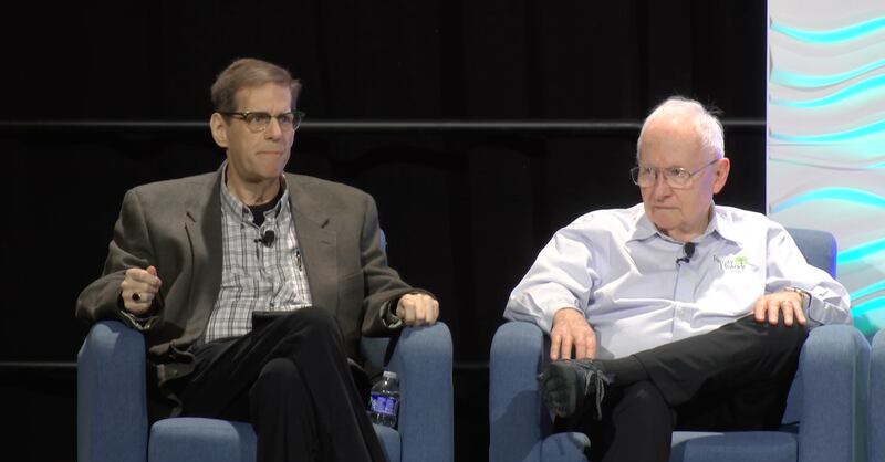 James Tanner y Steve Little hablan en la sesión "Pautas para el uso responsable de la inteligencia artificial (IA) en la genealogía en 2026" en RootsTech 2026, en Salt Lake City.