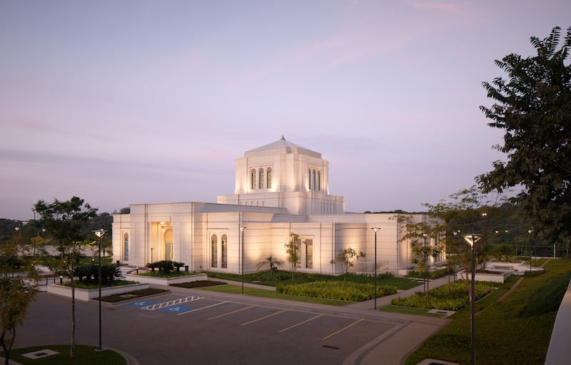 El Templo de Belo Horizonte, Brasil, al anochecer.