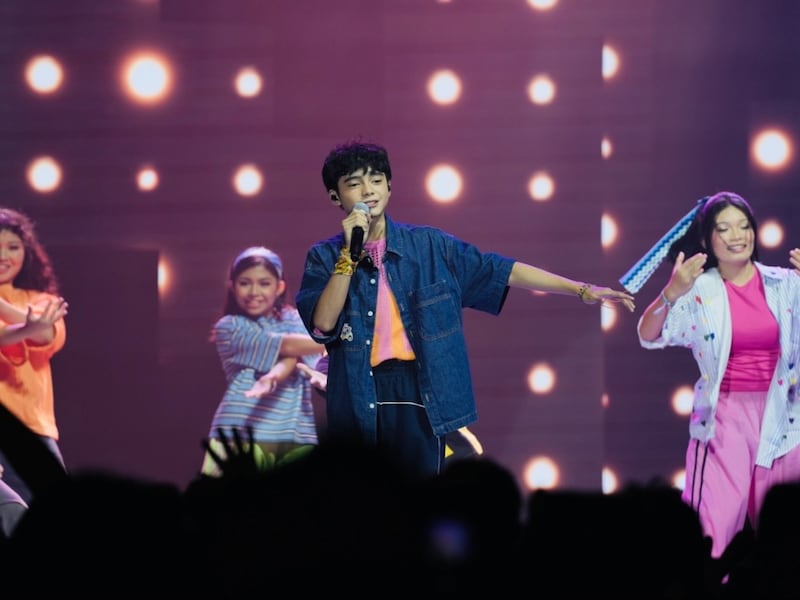 Nevin Garceniego se presenta durante el "Camina conmigo: Concierto de Jóvenes 2026" en el Centro Limketkai en la ciudad de Cagayán de Oro, Filipinas, 19 de septiembre de 2026.