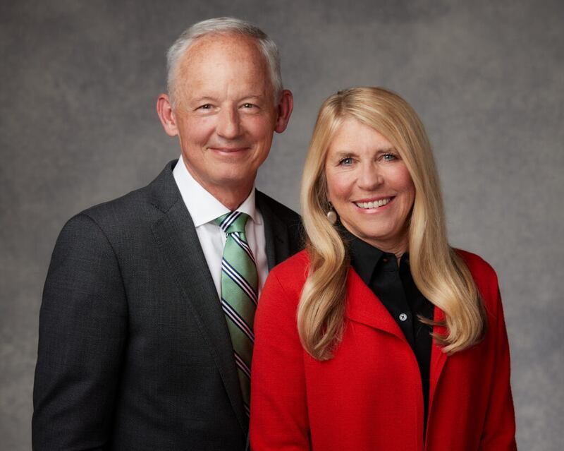 Michael A. y Linda P. Dunn.