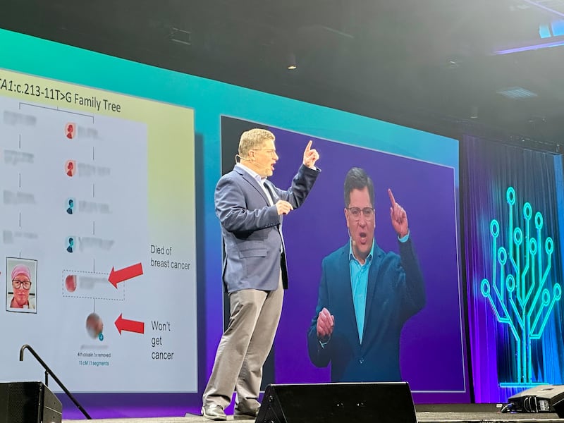 Brian Shirts, quien representa a la empresa ConnectMyVariant, compartió tecnología que permite a los usuarios reconocer patrones genéticos con el fin de ayudar a prevenir enfermedades.