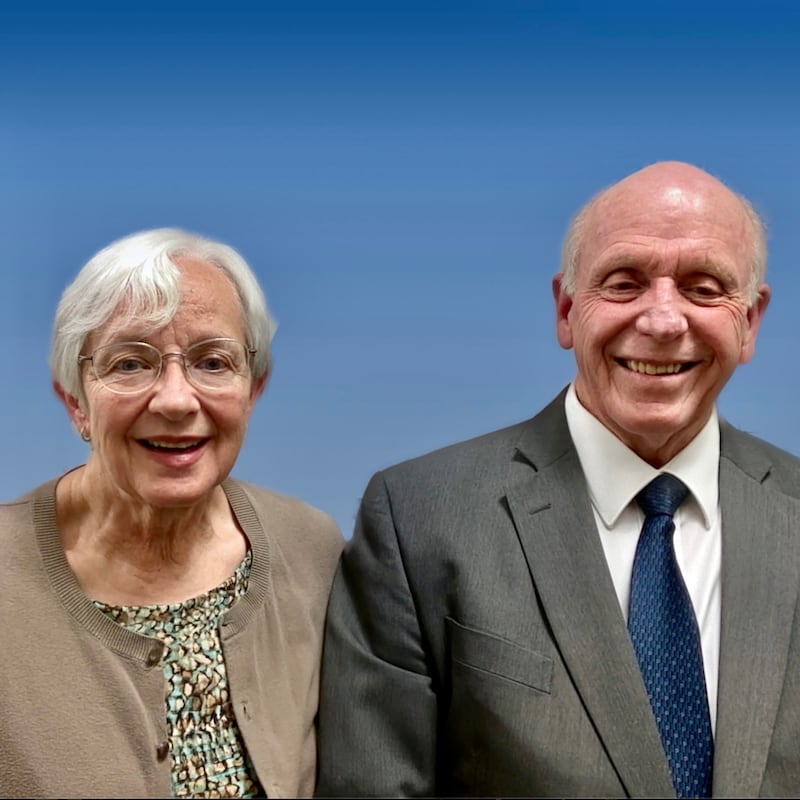 Tim Hadlock y Ellen Hadlock, quienes servirán como presidente y directora del Templo de Vernal, Utah, a partir de septiembre de 2026.