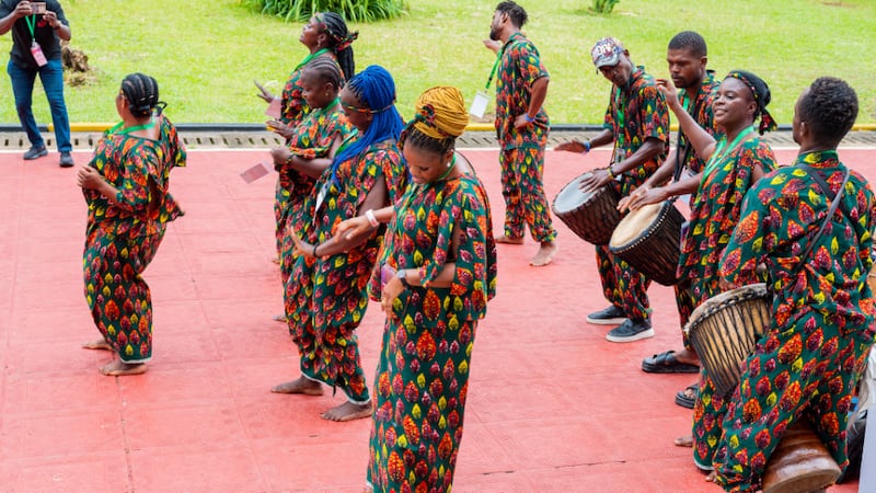 Los artistas participan en la octava Conferencia Anual para Fortalecer las Familias, celebrada el 19 y 20 de junio de 2026 en Monrovia, Liberia.