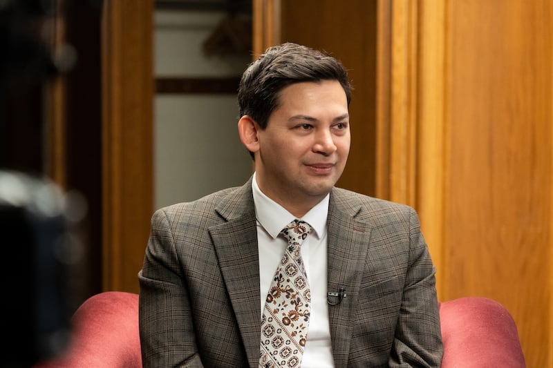 Jonathan Wing, director de eventos de FamilySearch International, participa en la grabación del pódcast de Church News que se emitirá el martes 3 de marzo de 2026.