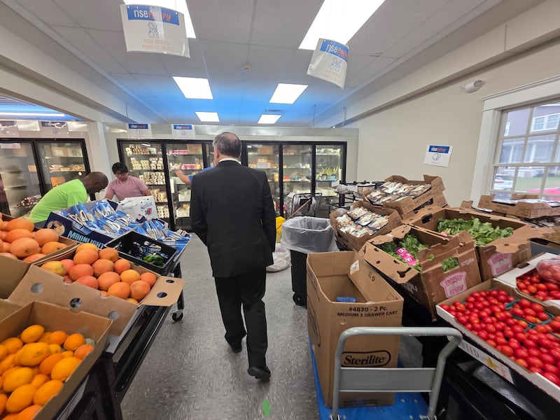 El presidente Dirk Lindeman, presidente de la Estaca East Brunswick New Jersey, recorre Rise en Hightstown, Nueva Jersey, después de una donación de la Iglesia el 25 de agosto de 2025.