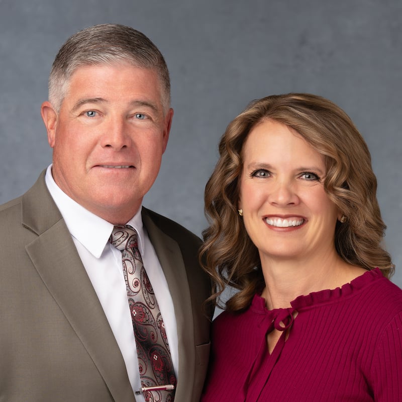 Dave Morley y Shannon Morley, quienes servirán como presidente y compañera de la Misión Oregon Eugene a partir de julio de 2026.