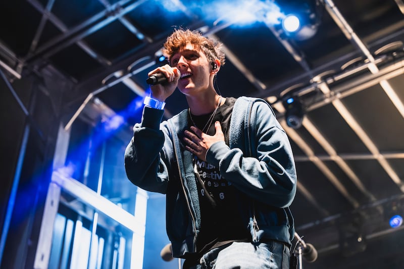 Ian Wolfgramm canta durante el Festival de Música Juvenil de Las Vegas celebrado en la UNLV el sábado 17 de octubre de 2026.
