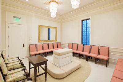 Una sala de sellamiento en el Templo Yigo Guam.