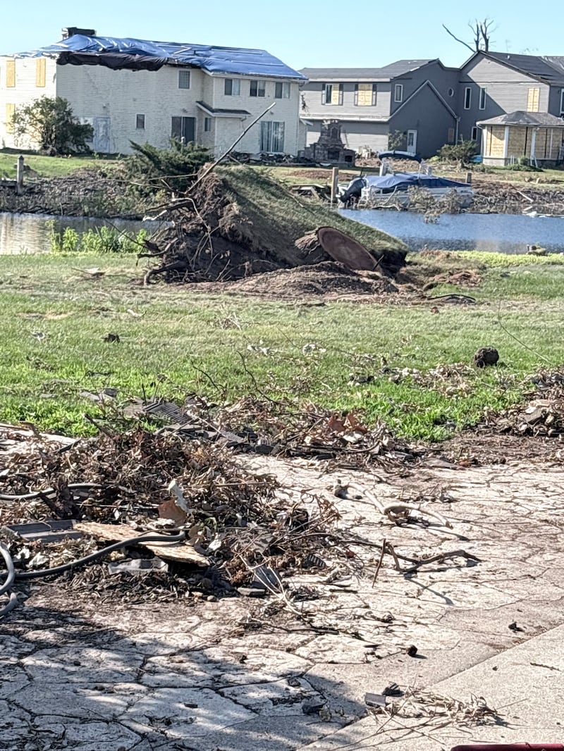 Destrucción en el noreste de Wisconsin causada por un tornado categoría EF-3 que tocó tierra el 27 de julio de 2026.