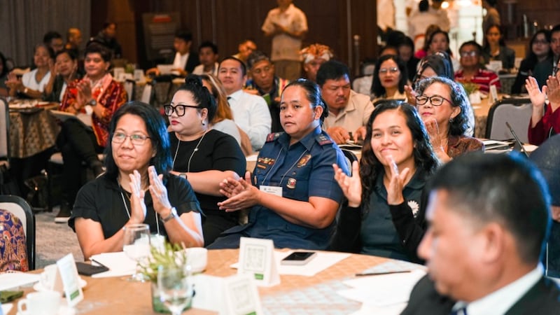 Los participantes se reúnen en la ciudad de Dávao, Filipinas, para un evento sobre la libertad religiosa el 25 de marzo de 2026.
