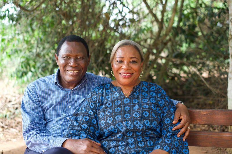 Richard y Emelia Ahadjie son entrevistados para un episodio de "Voces de Fe" de la serie documental "Registro Viviente" de Church News de 2026.