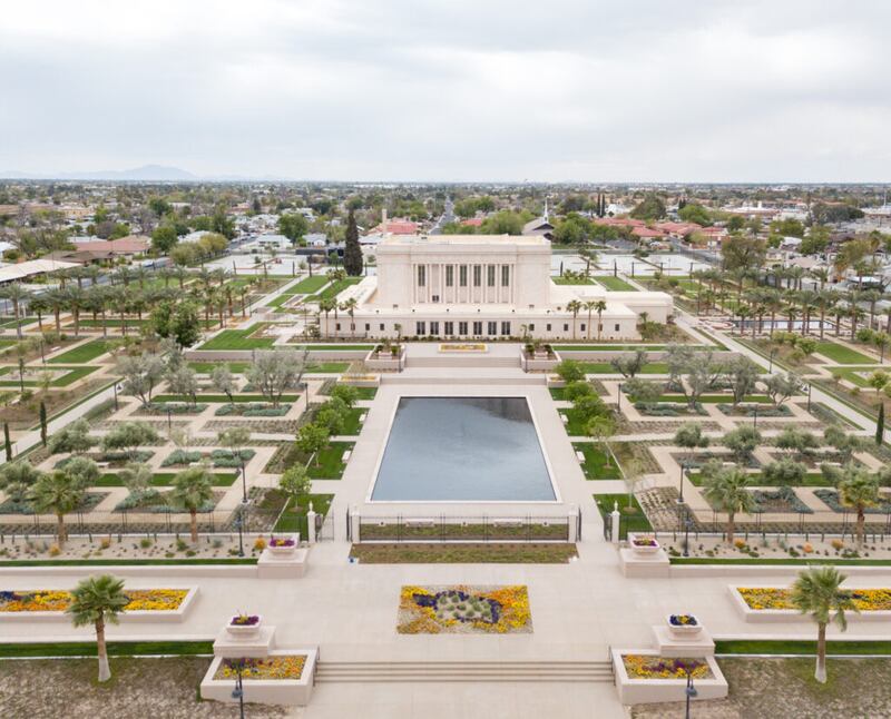 El templo de Mesa Arizona recientemente renovado, en abril de 2021.