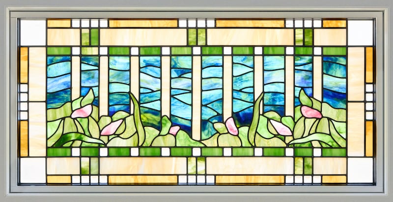 Una ventana de vidrio artístico en el Templo de Willamette Valley, Oregón.