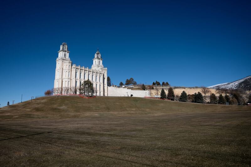 El Templo de Manti, Utah, de la Iglesia de Jesucristo de los Santos de los Últimos Días, que está cerrado por renovación, se muestra en esta foto del viernes 11 de marzo de 2022.