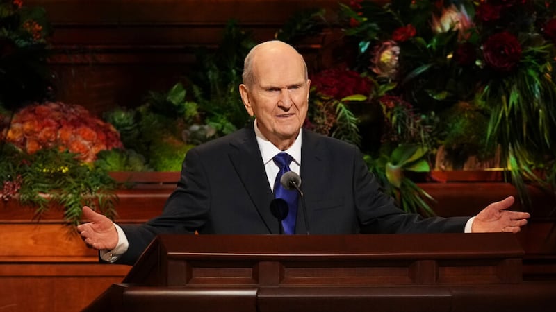 El presidente Russell M. Nelson habla en la sesión del domingo, 3 de octubre de 2021, por la tarde, de la 191ª Conferencia General Semestral de La Iglesia de Jesucristo de los Santos de los Últimos Días.